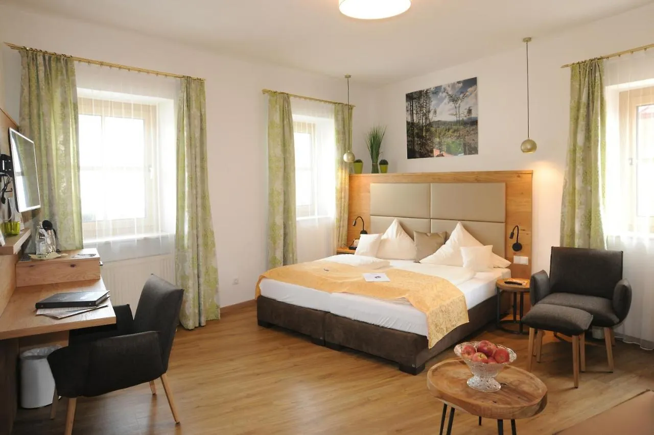 Wander Und Aktiv Hotel Roesslwirt Lam