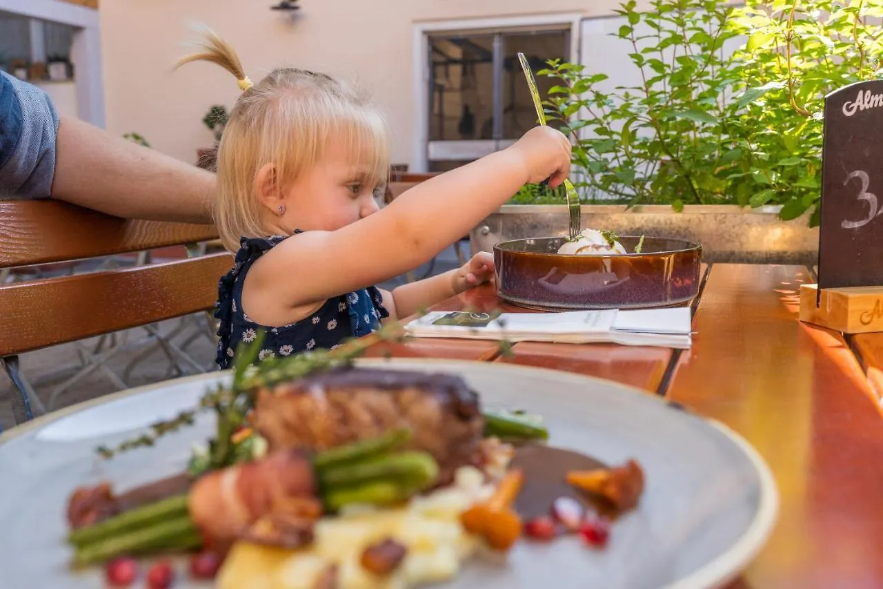 Wander Und Aktiv Hotel Roesslwirt